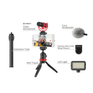 Boya-BY-VG350-4 Boya BY-VG350 Video-Kit sisältää videomikrofonin, karvaisen tuulisuojan, jatkoputken, kiinnittimen kylmäkenkäkiinnityksellä, minijalustan ja LED-valon, johon on kiinnitetty puhelin, joka näyttää kaksi ihmistä kokoonpanossa.
