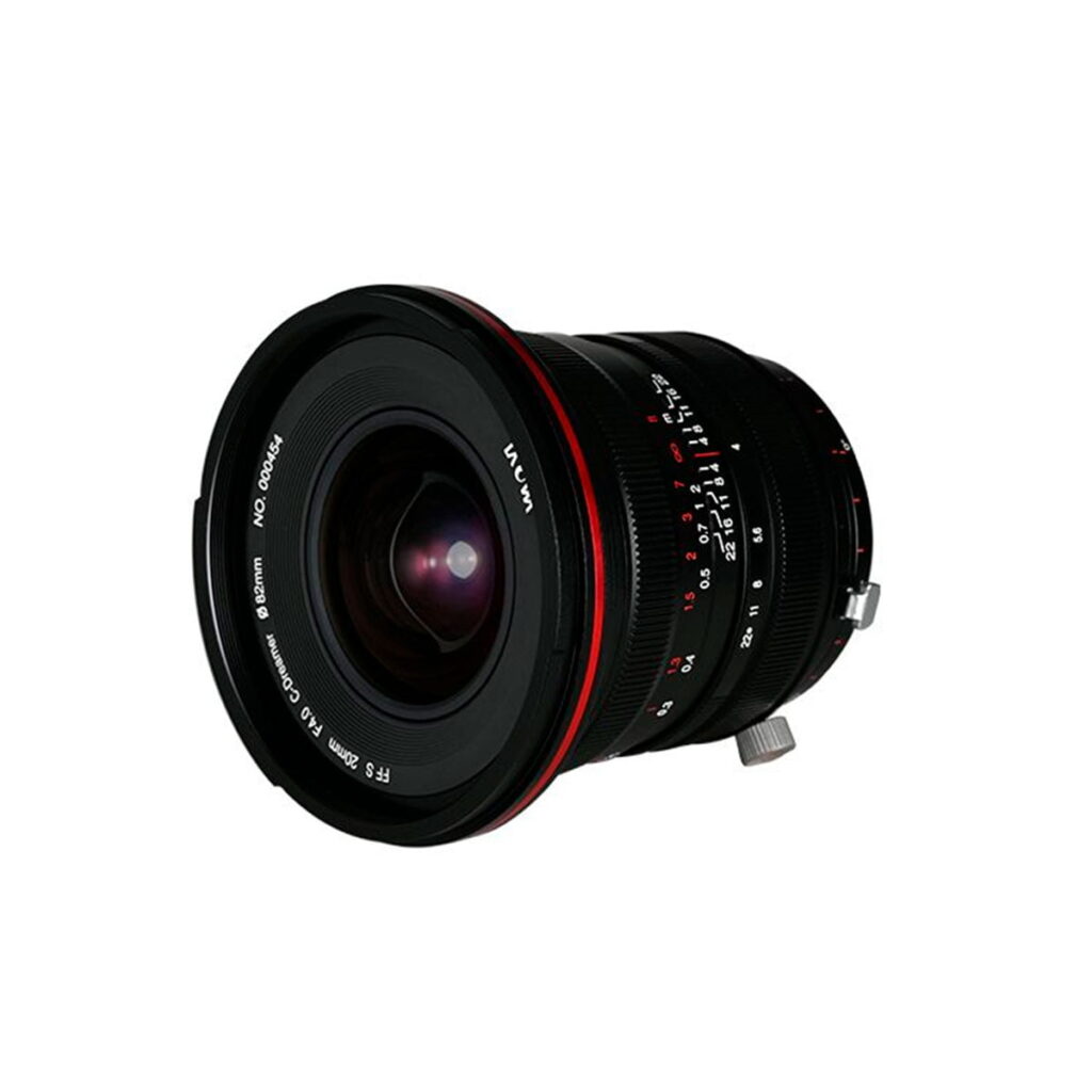 Laowa-20mm-f4-shift-3 Laowa 20mm f/4 Zero-D Shift for Canon EF on laajakulmaobjektiivi, jossa on aukon ja tarkennuksen merkinnät, punainen rengas etuelementin lähellä ja vastavalosuoja, kuvassa eristettynä valkoisella taustalla.