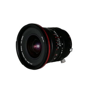 Laowa-20mm-f4-shift-3 Laowa 20mm f/4 Zero-D Shift for Canon EF on laajakulmaobjektiivi, jossa on aukon ja tarkennuksen merkinnät, punainen rengas etuelementin lähellä ja vastavalosuoja, kuvassa eristettynä valkoisella taustalla.