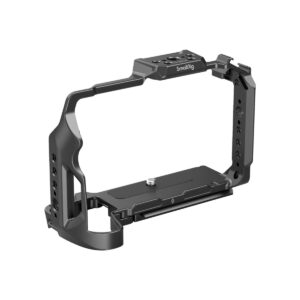 Smallrig-3934-2 SmallRig 3934 Cage for Fujifilm X-H2S on musta metallinen kamerahäkki, jossa on useita kiinnityspisteitä ja joka on suunniteltu pitämään ja suojaamaan Fujifilm X-H2S -kamerasi turvallisesti ja mahdollistamaan samalla lisävarusteiden helpon kiinnityksen.