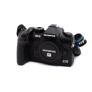 olympus_em1iii-1 Olympus OM-D E-M1 Mark III (Kunto K5, SC 900, Takuu 24kk) - Käytetty