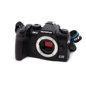 olympus_em1iii-2 Olympus OM-D E-M1 Mark III (Kunto K5, SC 900, Takuu 24kk) - Käytetty