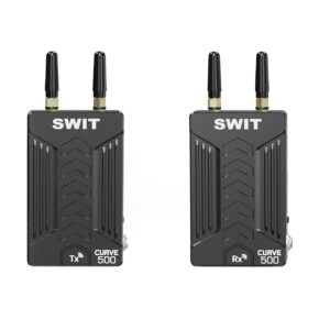 Swit_Curve500_Tx_Rx_Wireless_Kit_001 Two black Swit Curve500 Tx+Rx Wireless Kit transmitters with antennas are side by side. The unit on the left is marked Tx and the unit on the right Rx; both are marked "CURVE 500" and have a chevron pattern on the front.