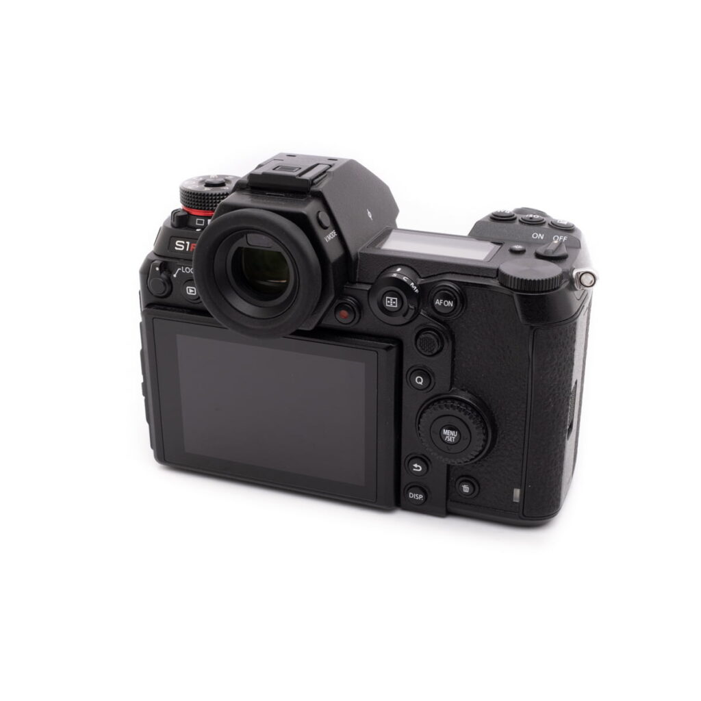 Panasonic Lumix DC-S1R (SC 12500, Kunto K4.5) - Käytetty