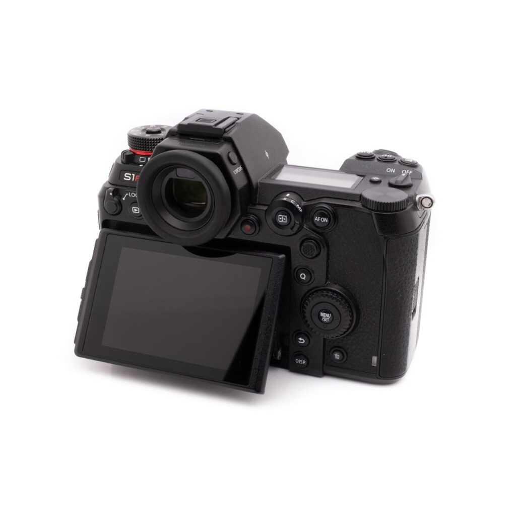 Panasonic Lumix DC-S1R (SC 12500, Kunto K4.5) - Käytetty