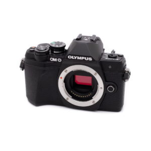 olympus_em10iii-2 Olympus OM-D E-M10 Mark III (SC 2050, Kunto K4.5) - Käytetty