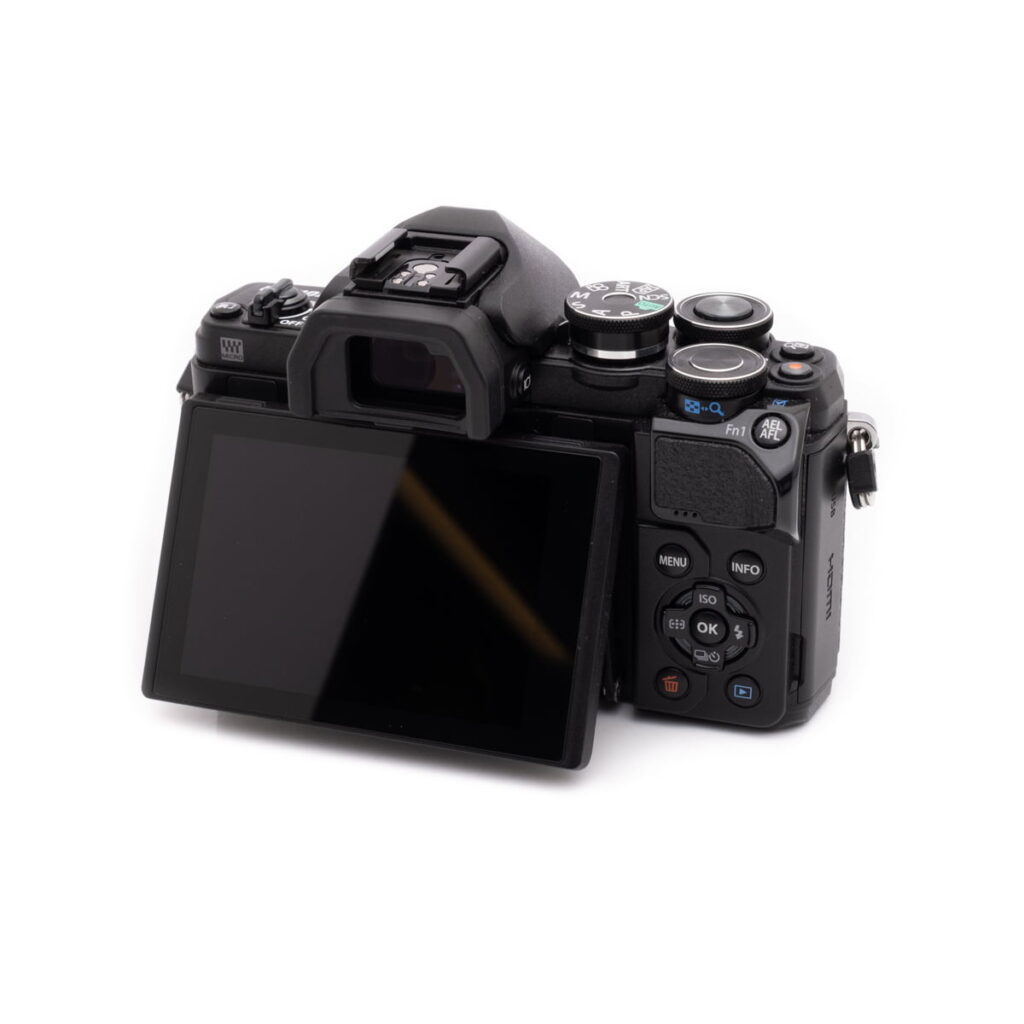 olympus_em10iii_2-2 Olympus OM-D E-M10 Mark III (SC 2050, Kunto K4.5) - Käytetty