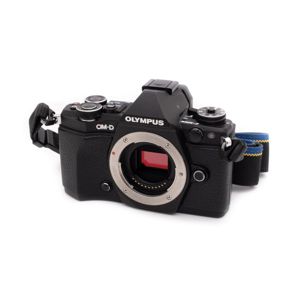olympus_em5ii-2 Olympus OM-D E-M5 Mark II (SC 15000) - Käytetty
