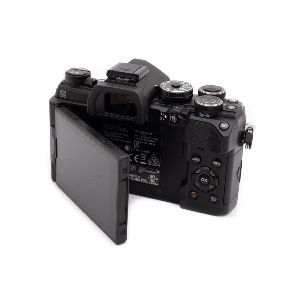 olympus_em5iii-4 Olympus OM-D E-M5 Mark III (SC 1400, Kunto K5, Takuu 6kk) - Käytetty