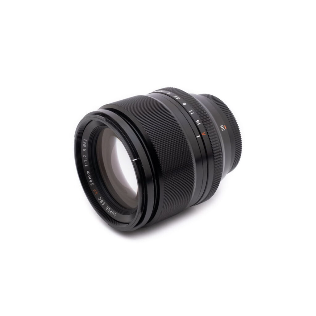 fuji_56-2 Fujifilm Fujinon XF 56mm f/1.2 R (sis.ALV24%) - Käytetty