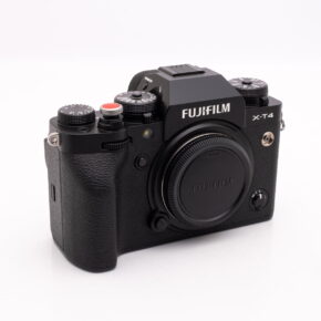 fuji_x-t4-1 Black Fujifilm X-T4 (SC 3086, Condition K4.5, incl.ALV24%) - Used mirrorless camera body with several controls and buttons, on a white background.