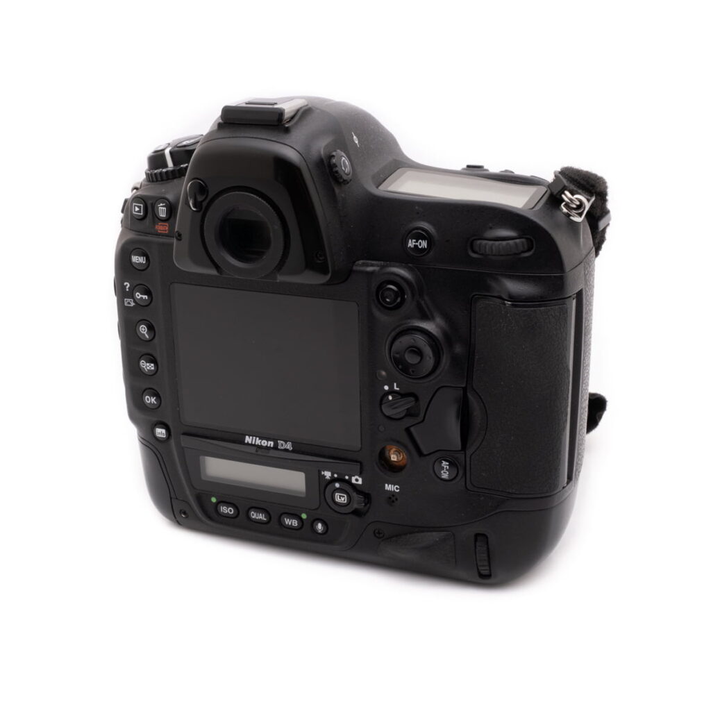 nikon_d4-3 Nikon D4 (SC 43600) - Käytetty