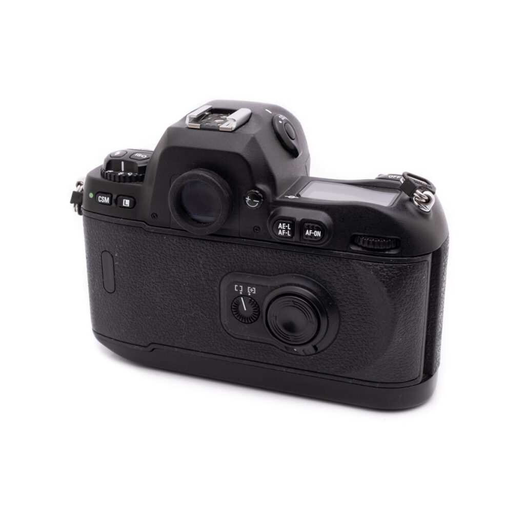 Nikon F100 filmikamera - Käytetty