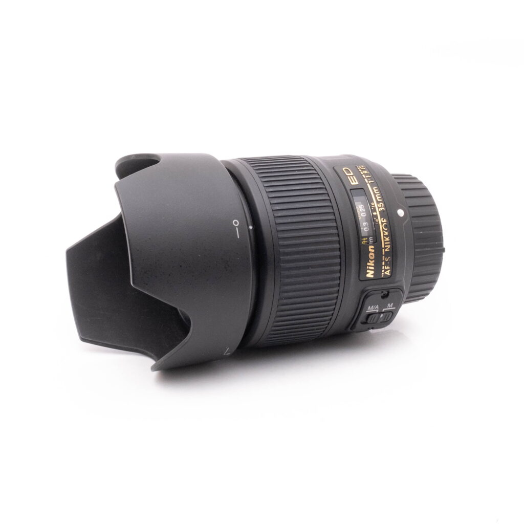 Nikkor 35 18-1 Nikon AF-S Nikkor 35mm f/1.8 G DX - Käytetty
