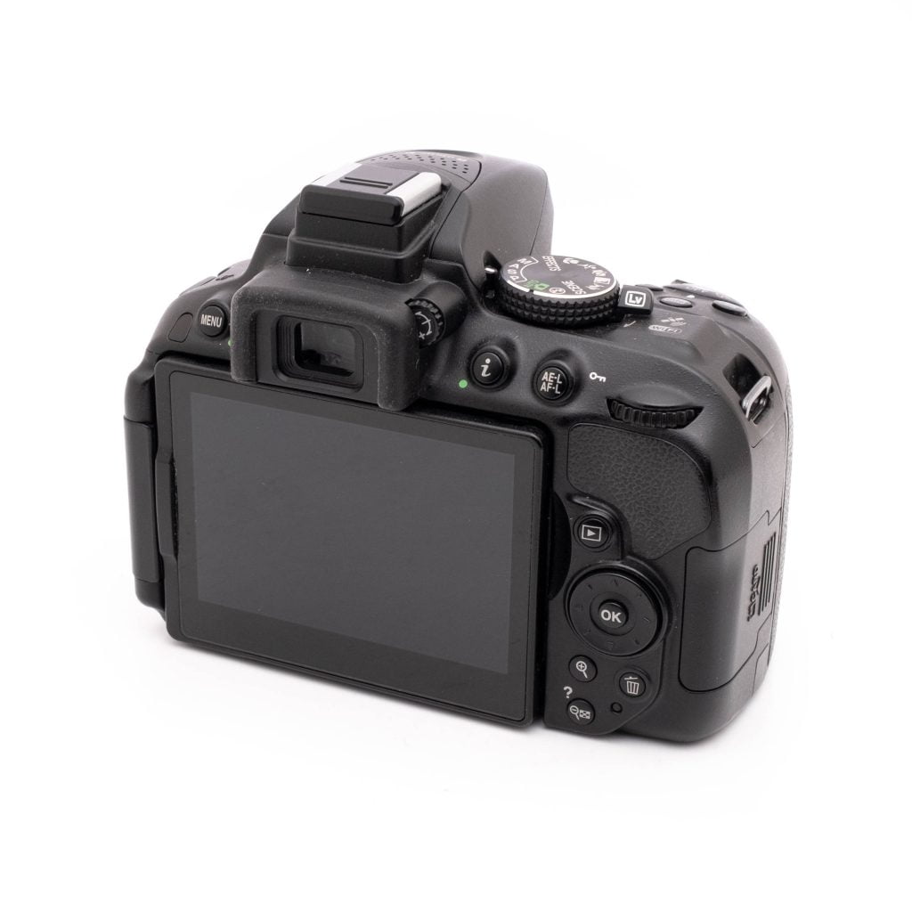 Nikkor_D5300-3 Nikon D5300 (SC 32000) - Käytetty