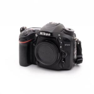 Nikon D7200-1 Nikon D7200 (SC 27000) + akkukahva - Käytetty