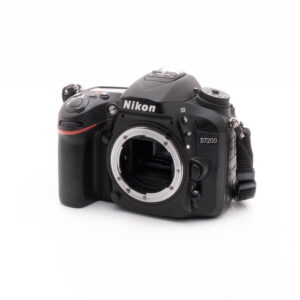 Nikon D7200-2 Nikon D7200 (SC 27000) + akkukahva - Käytetty