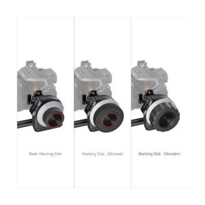 SmallRig_MagicFIZ_Wireless_Follow_Focus_Basic_Kit_3781_003 Kolme SmallRig 3781 Magic FIZ Wireless Follow Focus Basic -sarjaa on esillä vierekkäin, ja jokaisessa on ainutlaatuinen merkintäkiekko - perus, silikoni- ja puukiekko. Kamera on osittain näkyvissä follow focus -sarjojen takana.