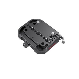 SmallRig_Manfrotto_Drop-in_Baseplate_2887_002 SmallRig 2887 Manfrotto Drop-in Baseplate (Manfrotto 501 Style) on musta kameran kiinnityslevy, jossa on useita kierteitettyjä reikiä, kiristysnuppi ja pikakiinnitysvipu valkoisella pohjalla.