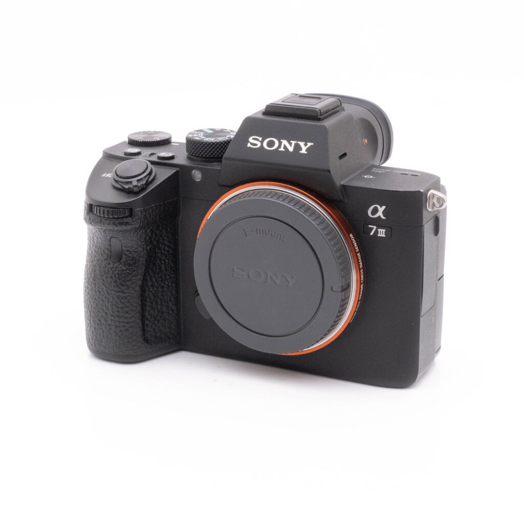 Sony_A7iii-1 Sony A7 III (SC 10000) + akkukahva – Käytetty