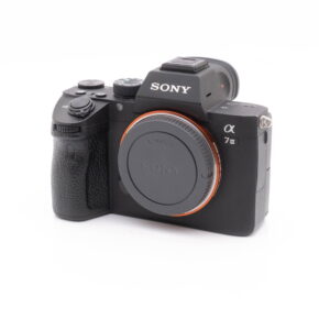 Sony_A7iii-1 Sony A7 III (SC 10000) + akkukahva - Käytetty
