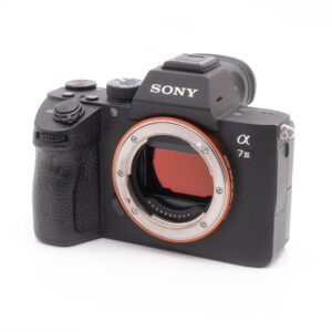 Sony_A7iii-2 Sony A7 III (SC 10000) + akkukahva – Käytetty