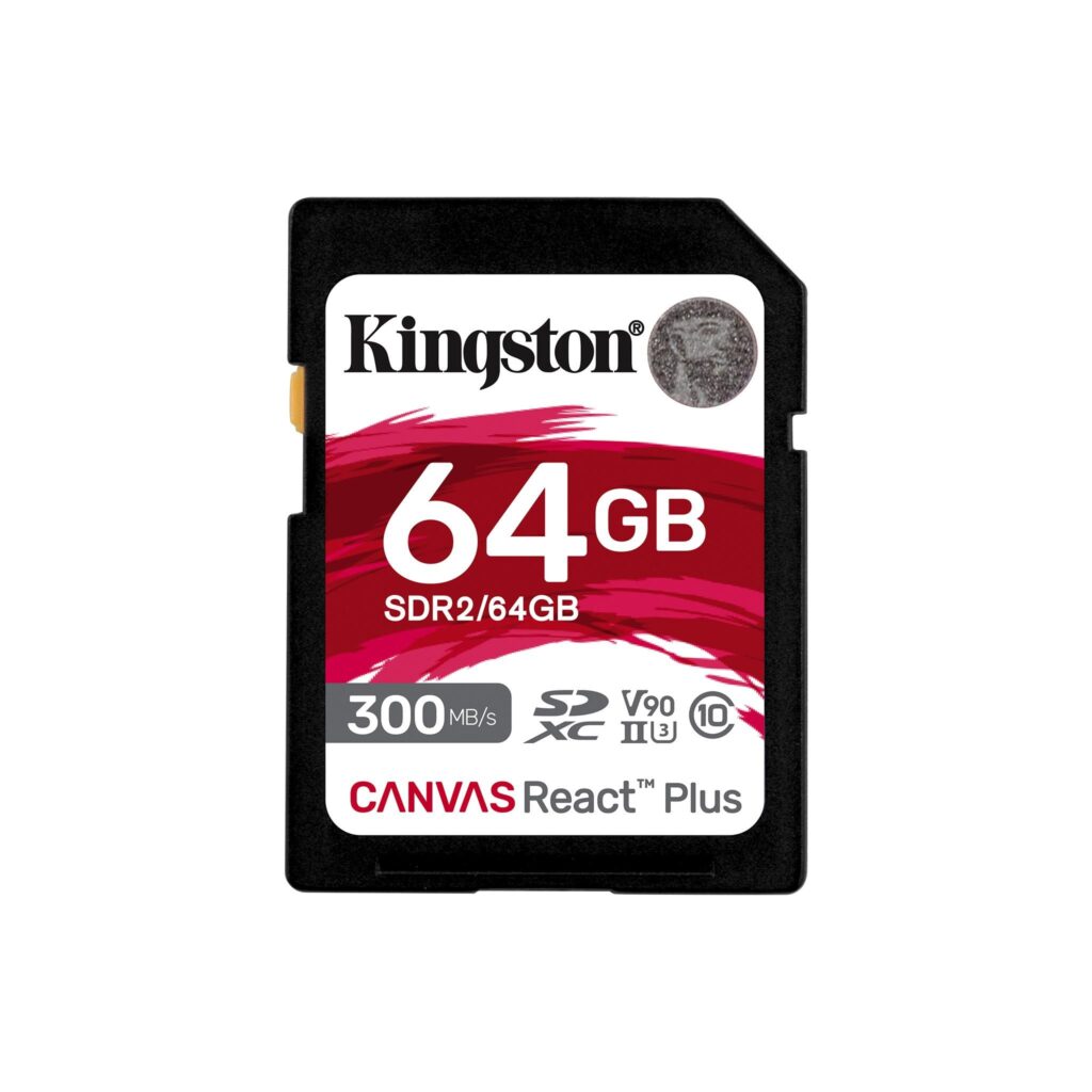 ktc-product-flash-microsd-sdr2-64gb-1-zm-lg Käytetyssä Kingston 64GB SDXC Canvas React Plus muistikortissa on 300MB/s nopeus, V90-, UHS-II- ja U3-luokitus sekä punavalkoinen muotoilu.