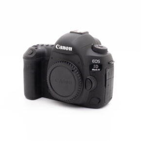 Canon 5DmkIV-1 Canon EOS 5D Mark IV (SC 23300, Takuuta 6kk, sis.ALV24%) - Käytetty kamerarunko on esitetty ilman objektiivia valkoista taustaa vasten.
