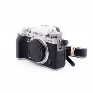 Fujifilm X-T4 (SC 12200, sis.ALV24%) - Käytetty