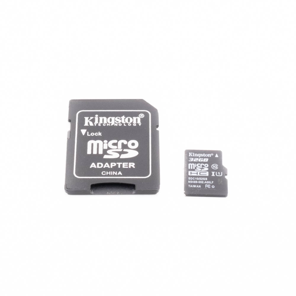 Kingston microSD 32GB-1 Kingston 32GB MicroSD + SD adapteri - Käytetty