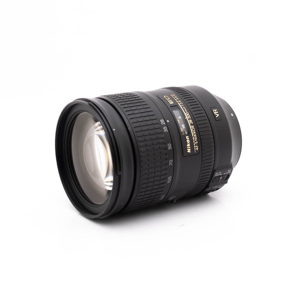 Nikon AF-S Nikkor 28-300mm f/3.5-5.6 G ED VR - Käytetty