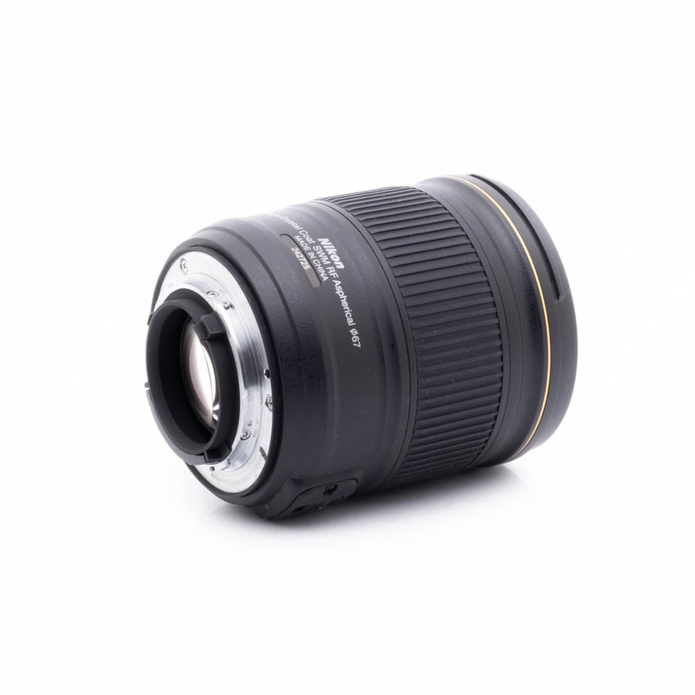 Nikkor 28mm f18 G-3 Nikon AF-S Nikkor 28mm f/1.8 G - Käytetty