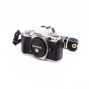 Olympus OM-D E-M5 II-1 Olympus OM-D E-M5 Mark II (SC 26500) - Käytetty