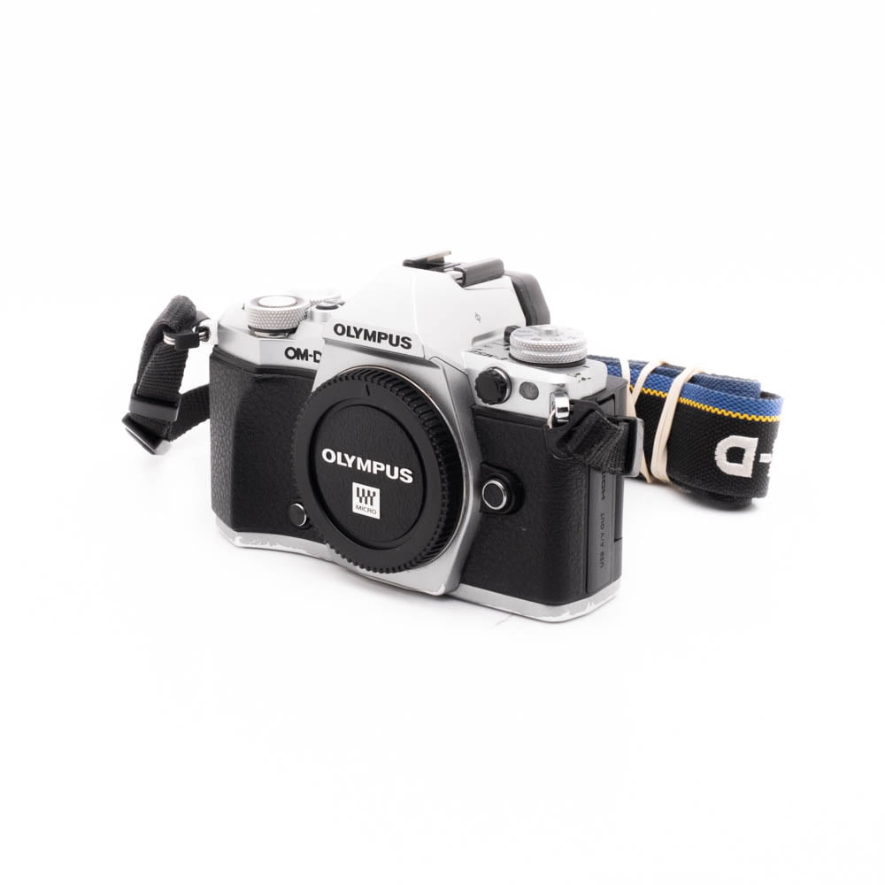 Olympus OM-D E-M5 II-1 Olympus OM-D E-M5 Mark II (SC 26500) - Käytetty