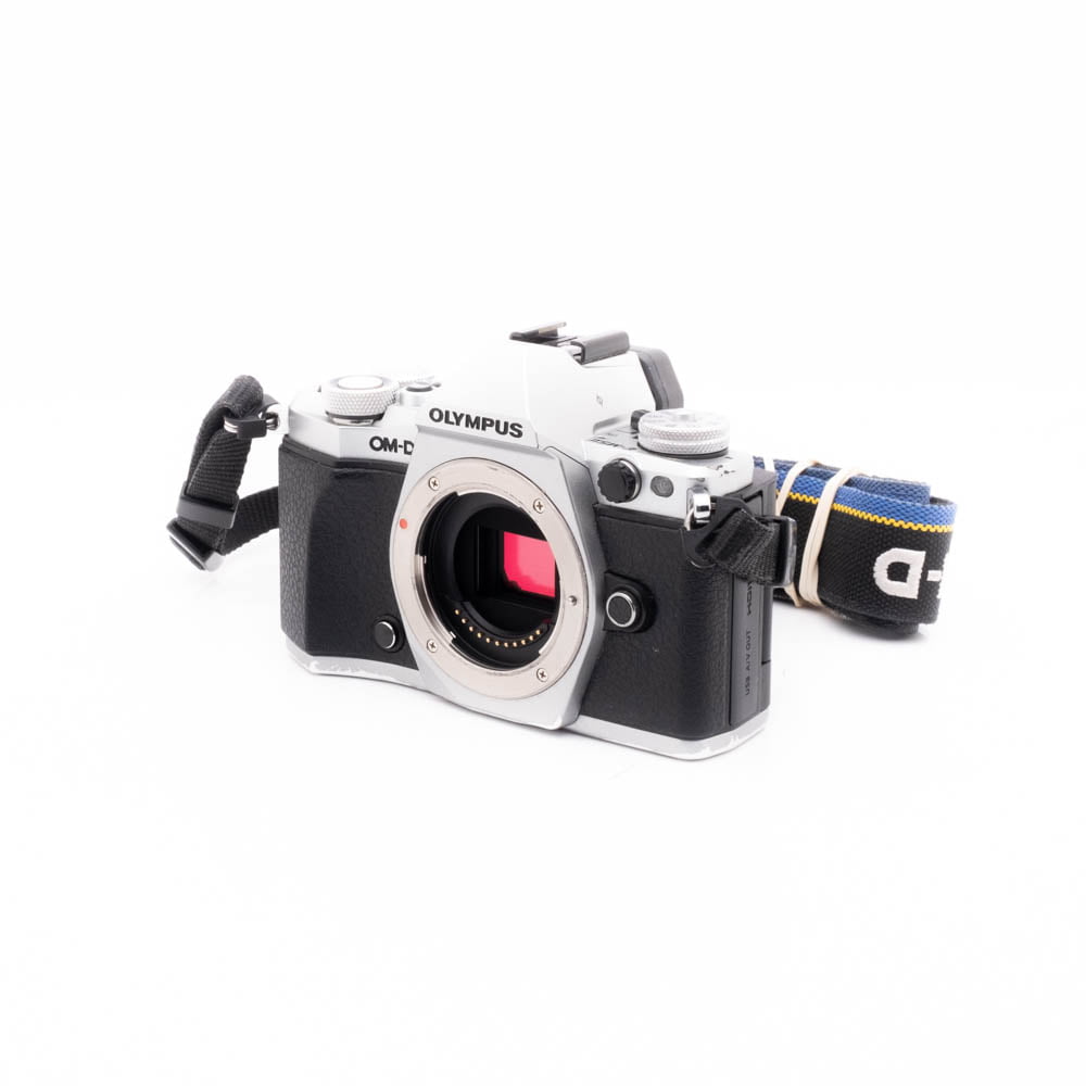 Olympus OM-D E-M5 II-2 Olympus OM-D E-M5 Mark II (SC 26500) - Käytetty