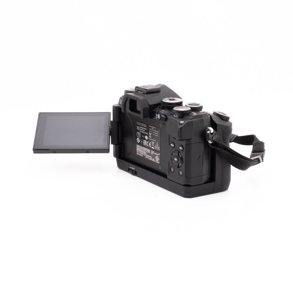 Olympus OM-D E-M5 Mark III (SC 3600) + Otekahva - Käytetty