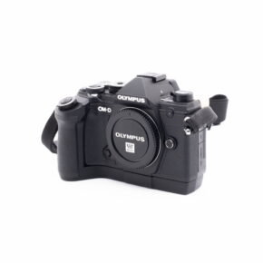 Olympus OM-D E-M5 Mark III-1 Olympus OM-D E-M5 Mark III (SC 3600) + Otekahva - Käytetty