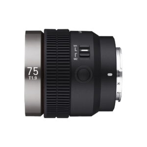 Samyang_V-AF_75mm_T1_9-Sony_FE_003 A close-up side view of the Samyang V-AF 75mm T1.9 - Sony FE lens shows the 75 T1.9 marked on a silver ring, a textured focus ring, M1/M2 mode switch and a smooth black finish against a white background.