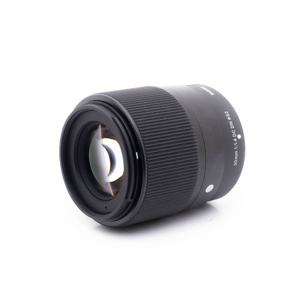 Sigma 30mm f14 DC DN Fuji-2 Sigma 30mm f/1.4 DC DN C Fujifilm - Käytetty