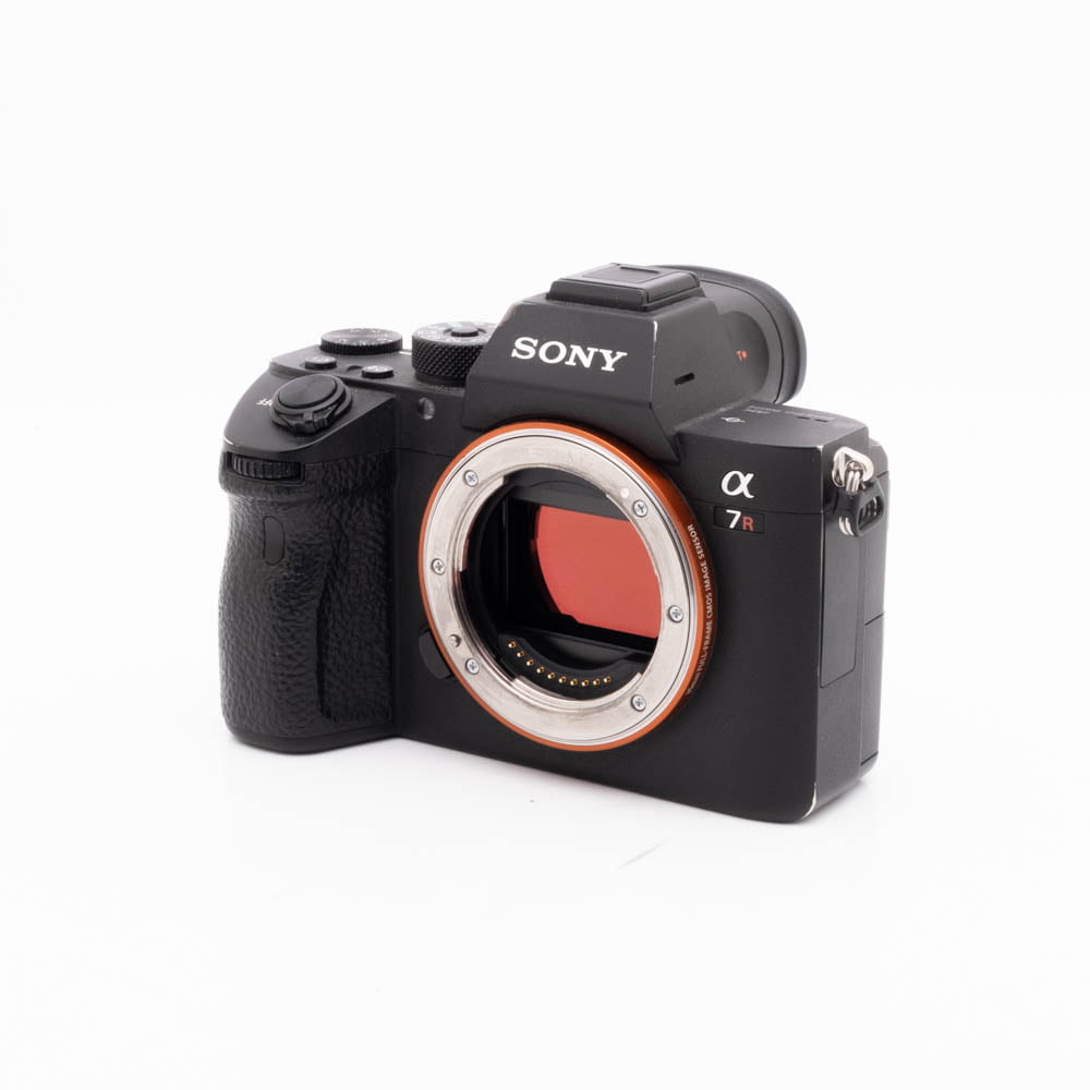 Sony A7R III-2-2 Sony A7R III (SC 15000) – Käytetty