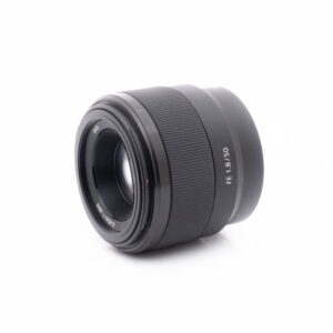 Sony FE 50mm f18-2-2 Sony FE 50mm f/1.8 - Käytetty