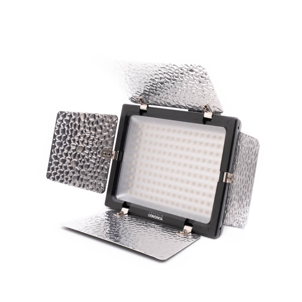 Yongnuo Videovalo-1-2 Yongnuo YN160 LED Videovalo - Käytetty