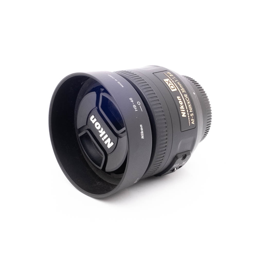Nikkor 35mm f18 G DX-3 Nikon AF-S Nikkor 35mm f/1.8 G DX - Käytetty