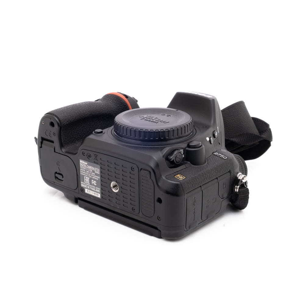 Nikon D750 (SC 29000) - Käytetty