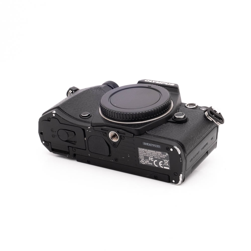 Olympus OM-D E-M5 II-1 Olympus OM-D E-M5 Mark II (SC 27000) - Käytetty