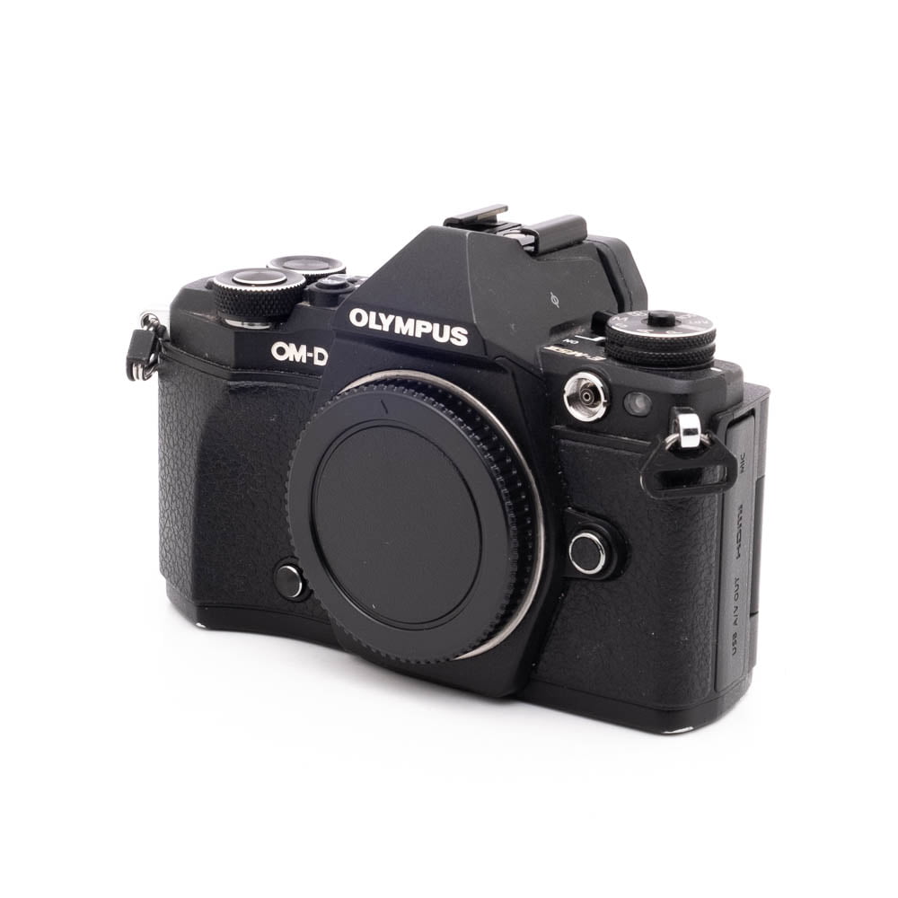 Olympus OM-D E-M5 II-5 Olympus OM-D E-M5 Mark II (SC 27000) - Käytetty
