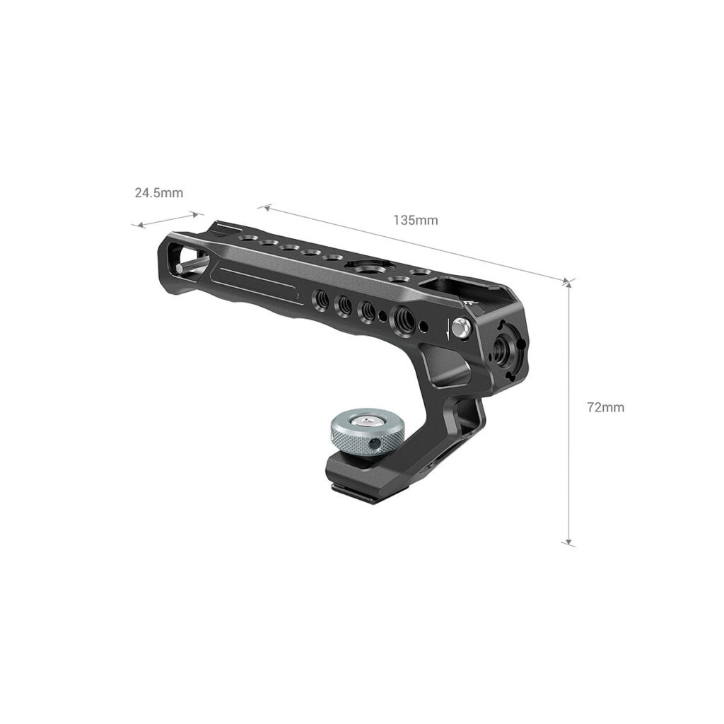 SmallRig 2094 Universal Top Handle with Cold Shoe on musta metallinen kamerakahva, jossa on useita kiinnitysreikiä. Mitat: Mitat: 135 mm pituus, 72 mm korkeus, 24,5 mm leveys.