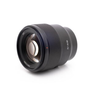 Sony FE 85mm f18-2 Sony FE 85mm f/1.8 (sis.ALV24%) - Käytetty