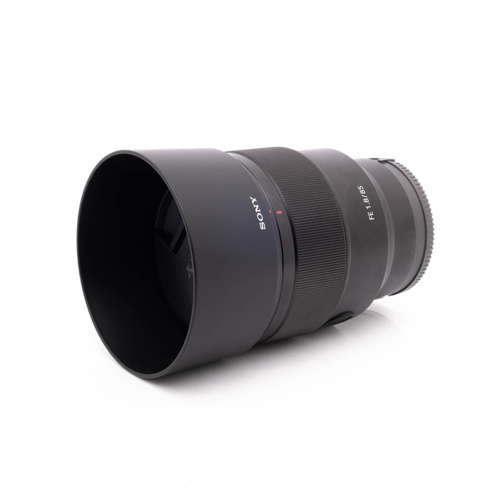 Sony FE 85mm f18-3 Sony FE 85mm f/1.8 (sis.ALV24%) - Käytetty