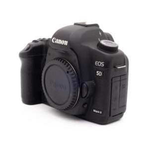 Canon 5D Mark II-5 Musta Canon EOS 5D Mark II (SC 20000, sis.ALV24%) - Käytetty kamerarunko ilman objektiivia, kuvattu etupuolelta, jossa on näkyvissä merkin ja mallin tiedot.